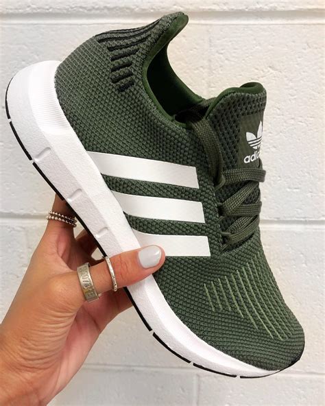 adidas swiftrun grün|Amazon.com .